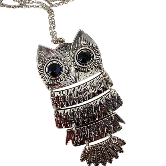 Owl Pendant Necklace Silver Tone Large Articulate Owl Pendant - Picture 5 of 9